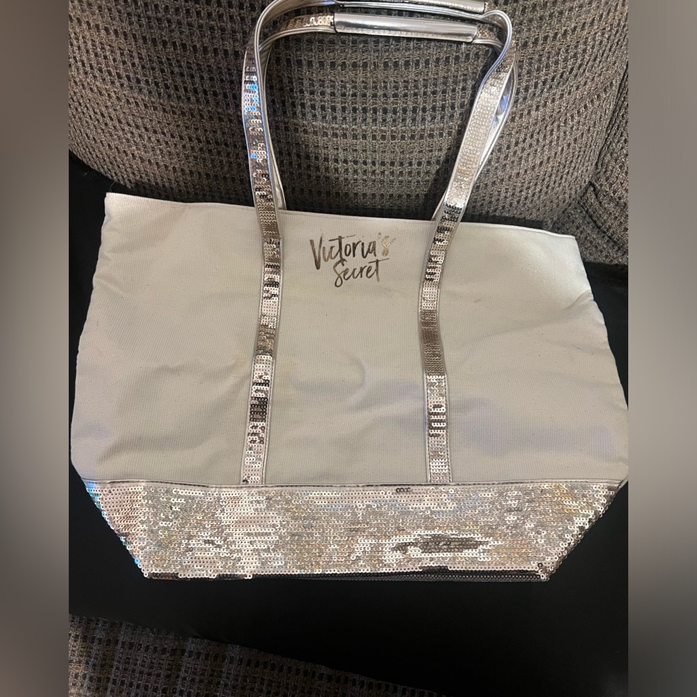 White VS tote never used
